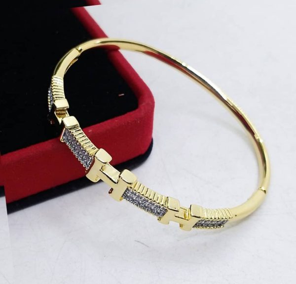 MO Bangle