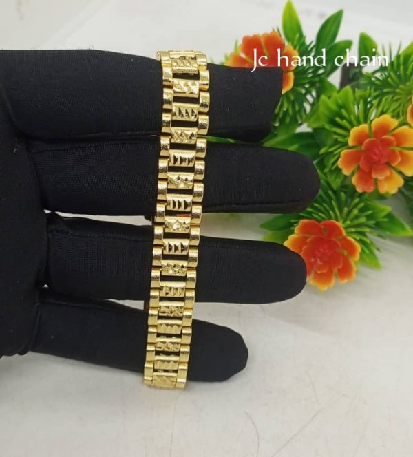 Mo Bracelets - Elegant Gold Bangle