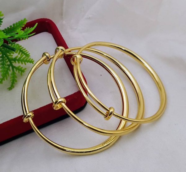 Mo Bracelets - Elegant Gold Bangle