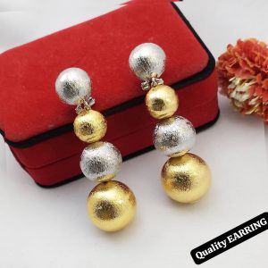 Stylish Gold Drop Earrings for Women – Elegant Leaf-Inspired Design
