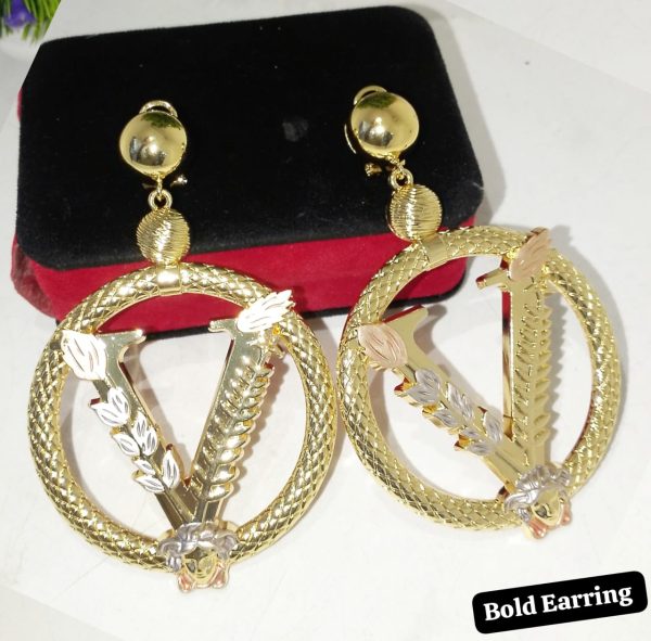 Royal Radiance Drop Earrings