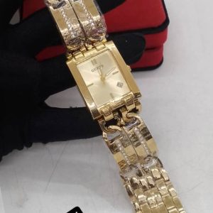 Elegant Gold Women’s Wristwatch