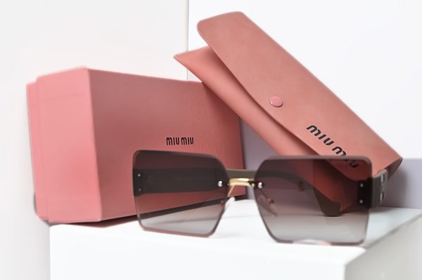 Luxury Women’s Sunglass
