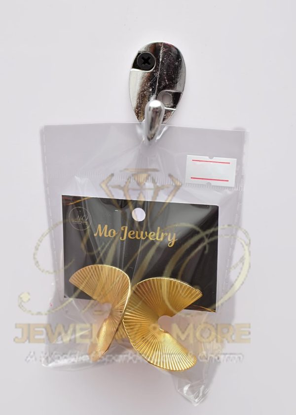 MO  Earrings M10